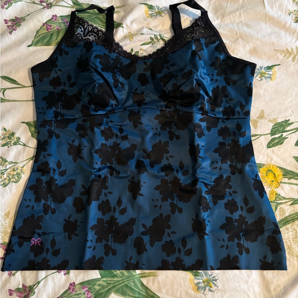 Ruby Ribbon size 44 Heritage Lace Cami Winter Rose pattern